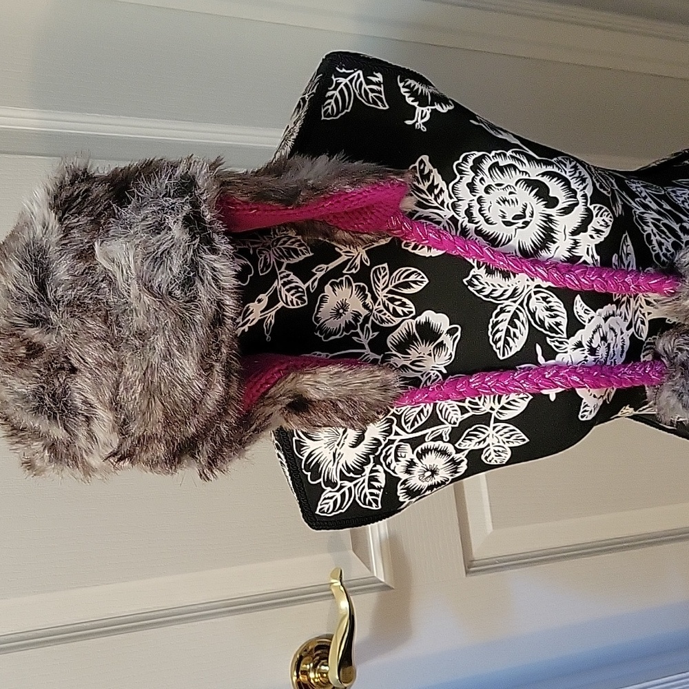 Woodlands by isotoner Womans Trapper hat Gray/pink NWT